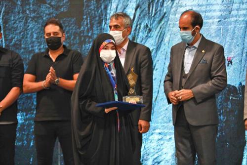 برگزیدگان چهارمین جشنواره ملی طراحی مد و لباس دیبا عرضه شدند