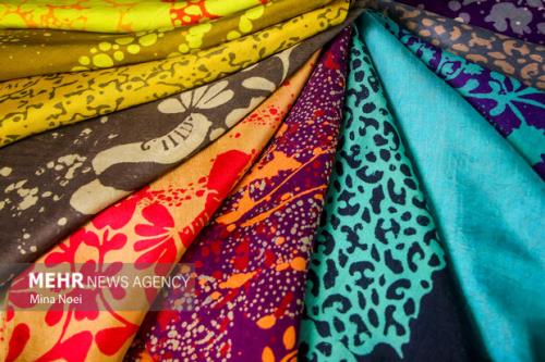 خبر کذب اینترنشنال درباره ی استقبال کم از روسریهای نمایشگاه مدولباس