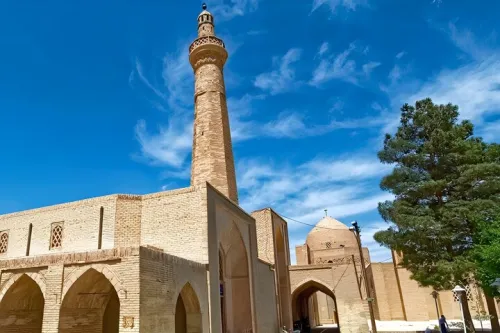مسجدی که هزار سال تاریخ را در خود حفظ نموده است