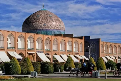 زبان هندسه و کاشی در طراحی مسجد شیخ لطف ا...